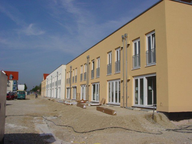 VIVAMUS__Neubau_von_24_RHH_mit_Tiefgarage__Neubiberg_41574_01