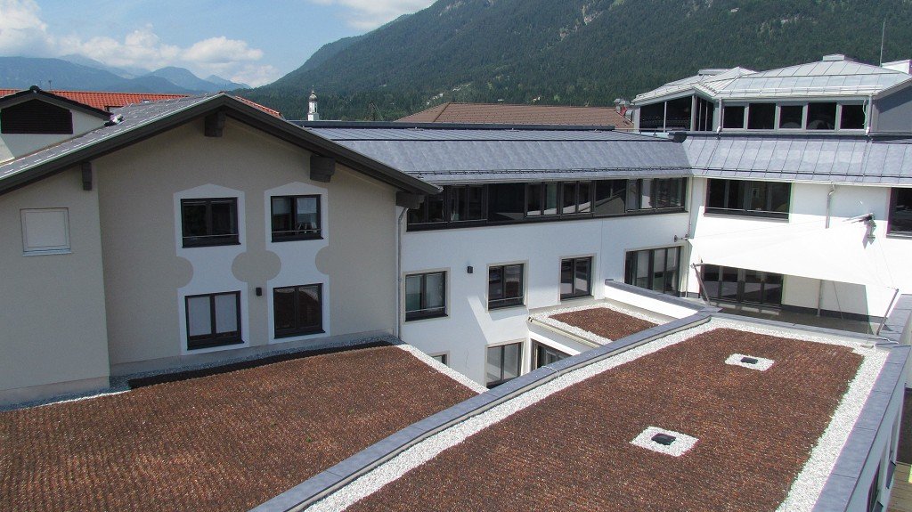Neubau_und_Umbau_Sparkasse_mit_Kristall_Garmisch-Partenkirchen_44185_01