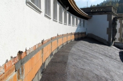 20181020_120142_Olympia-Skistadion Garmisch_45014_Voranstrich auf Tribuehne